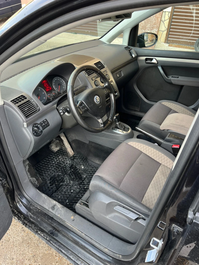 VW Touran Cross, снимка 10 - Автомобили и джипове - 47384990