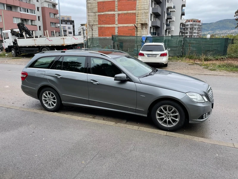 Mercedes-Benz E 200, снимка 4 - Автомобили и джипове - 47093932