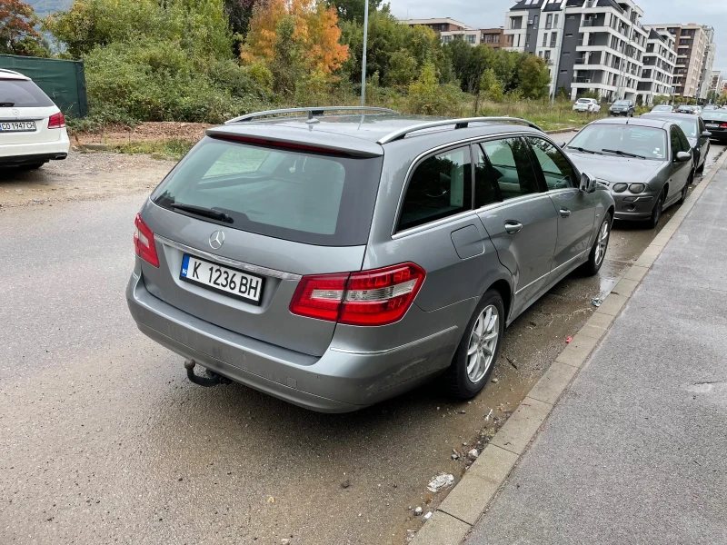 Mercedes-Benz E 200, снимка 5 - Автомобили и джипове - 47093932