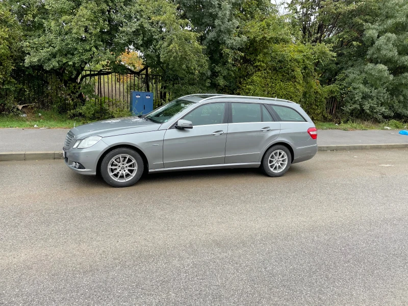 Mercedes-Benz E 200, снимка 14 - Автомобили и джипове - 47093932