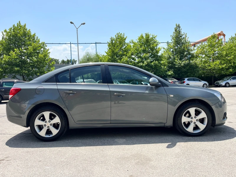 Chevrolet Cruze, снимка 3 - Автомобили и джипове - 47094527