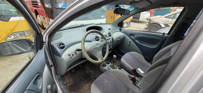 Toyota Yaris, снимка 4 - Автомобили и джипове - 48129551