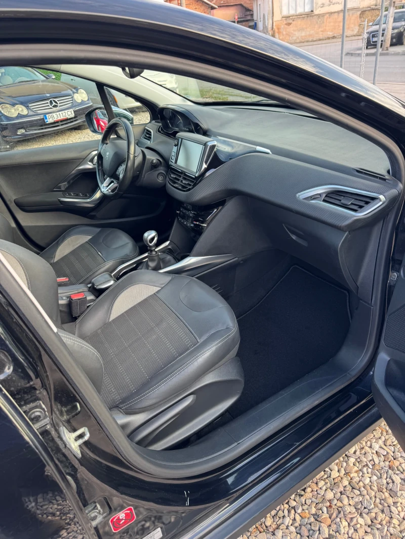 Peugeot 2008 1.6 HDI / Allure / Панорама, снимка 9 - Автомобили и джипове - 52145175