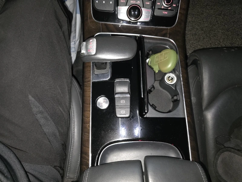 Audi A8 4.2 TDI ОЧАКВАН ВНОС - ПЕРФЕКТНА, снимка 17 - Автомобили и джипове - 52164352