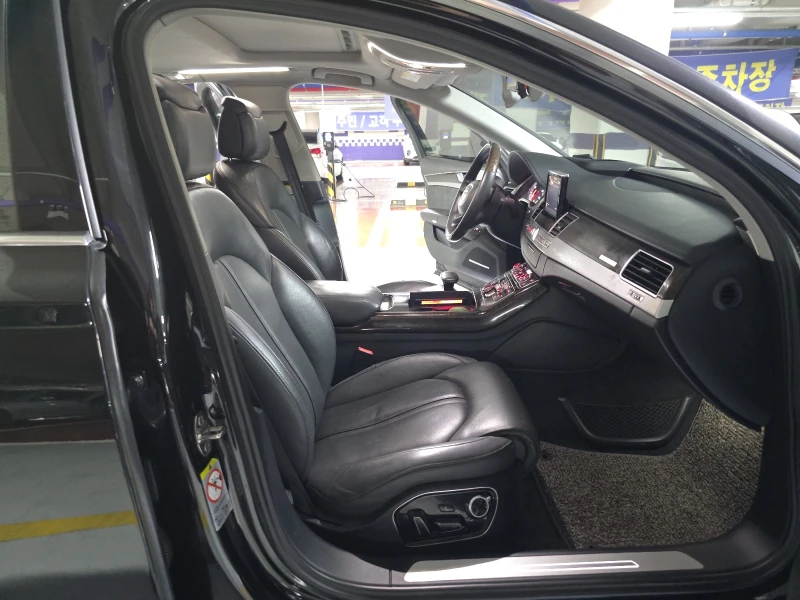 Audi A8 4.2 TDI ОЧАКВАН ВНОС - ПЕРФЕКТНА, снимка 12 - Автомобили и джипове - 52164352
