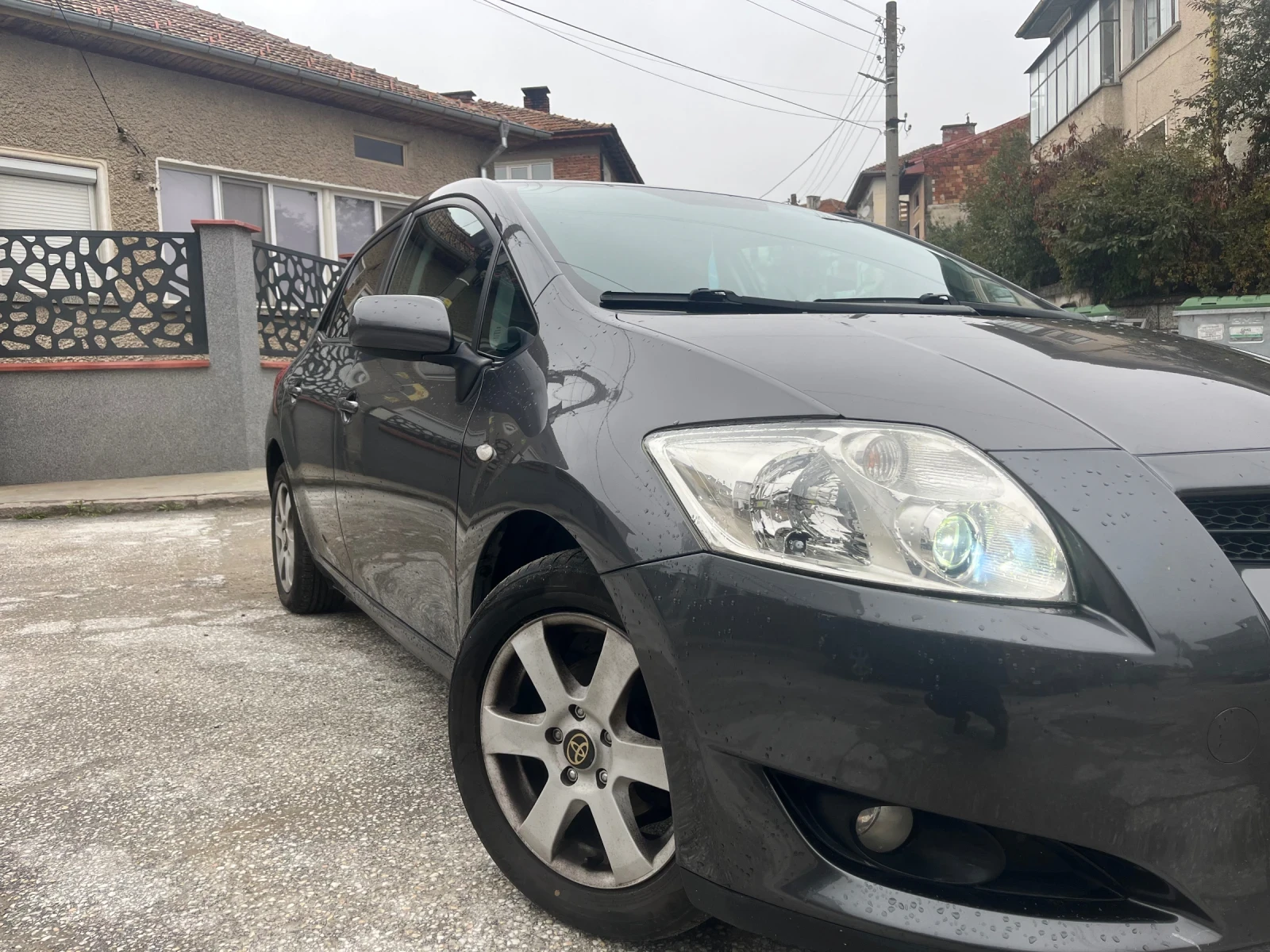 Toyota Auris  - изображение 3