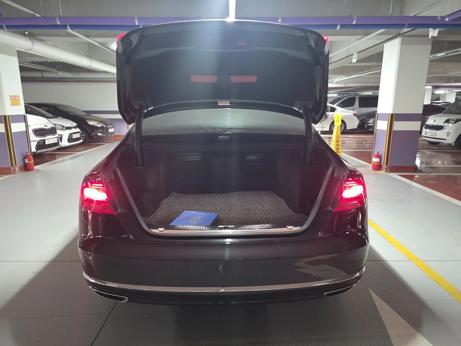 Audi A8 4.2 TDI ОЧАКВАН ВНОС - ПЕРФЕКТНА - изображение 7