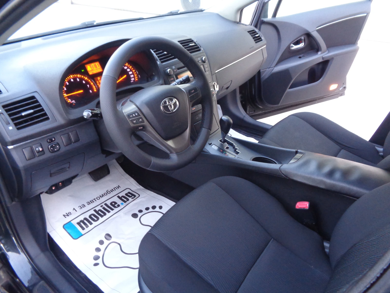 Toyota Avensis 1.8-16V-ШВЕЙЦАРИЯ-АВТОМАТИК-БАРТЕР-ЛИЗИНГ | Mobile.bg — изображение 9