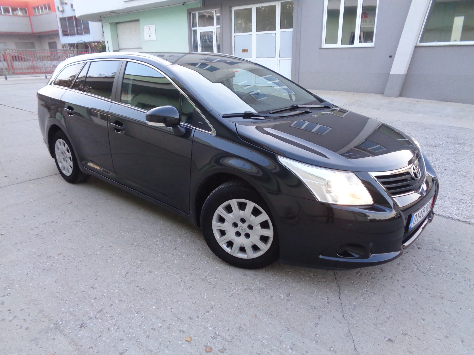 Toyota Avensis 1.8-16V-ШВЕЙЦАРИЯ-АВТОМАТИК-БАРТЕР-ЛИЗИНГ | Mobile.bg — изображение 2