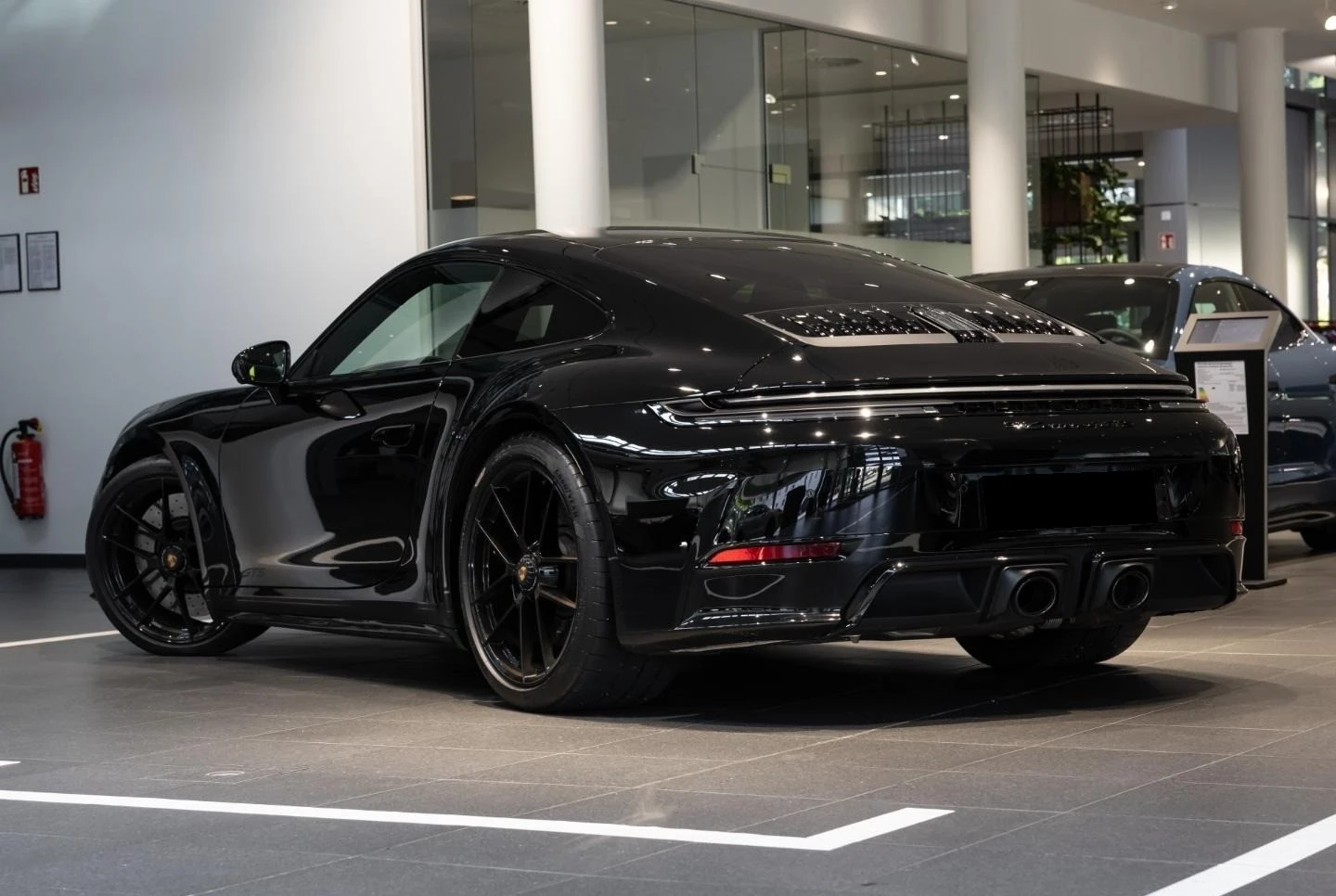 Porsche 911 992.2 CARRERA 4GTS/SPORT DESIGN/BOSE/CARBON/MATRIX | Mobile.bg   5