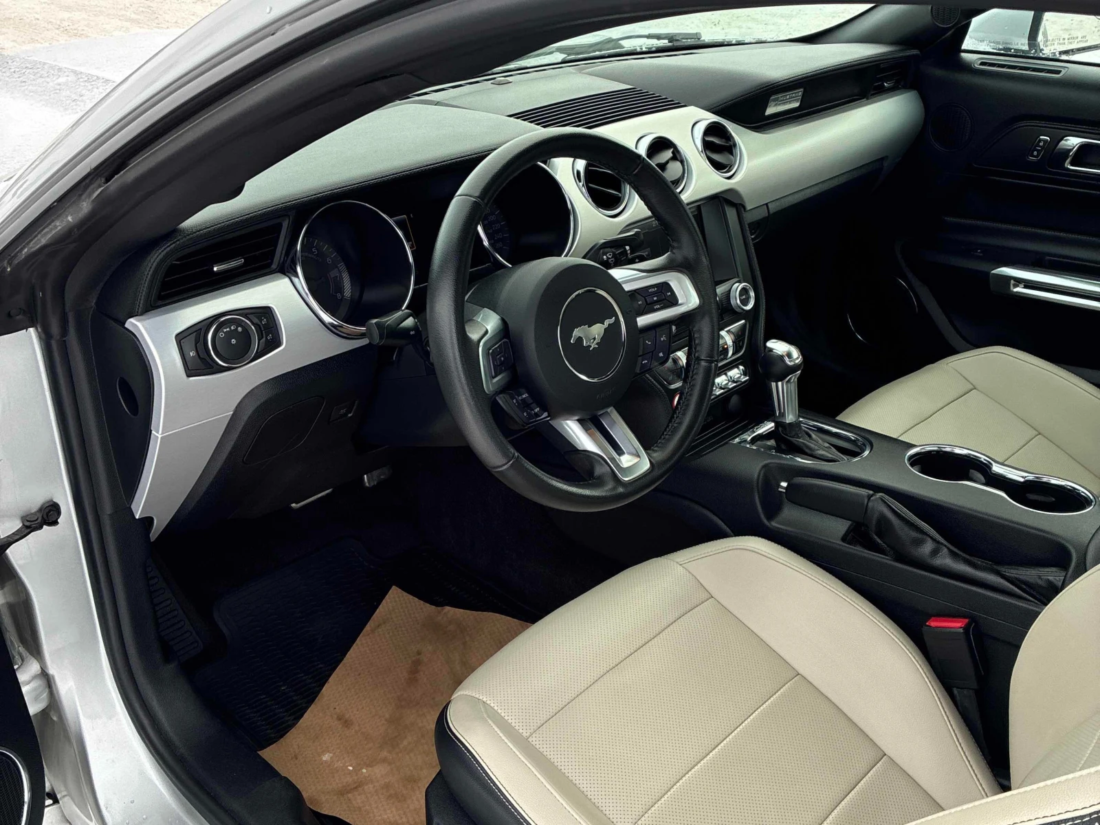 Ford Mustang GT * * ��������� * * CARFAX * * ���� ������ * *  | Mobile.bg � ����������� 7