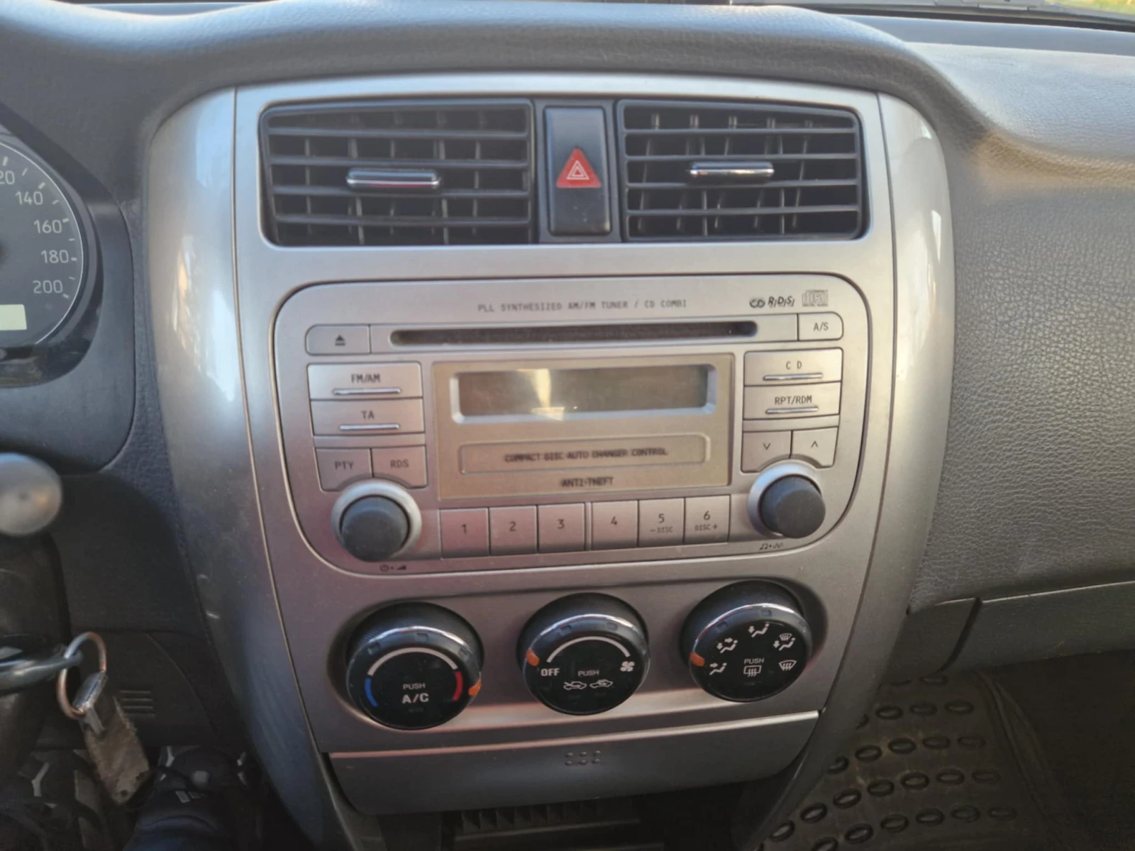 Suzuki Liana | Mobile.bg � ����������� 7