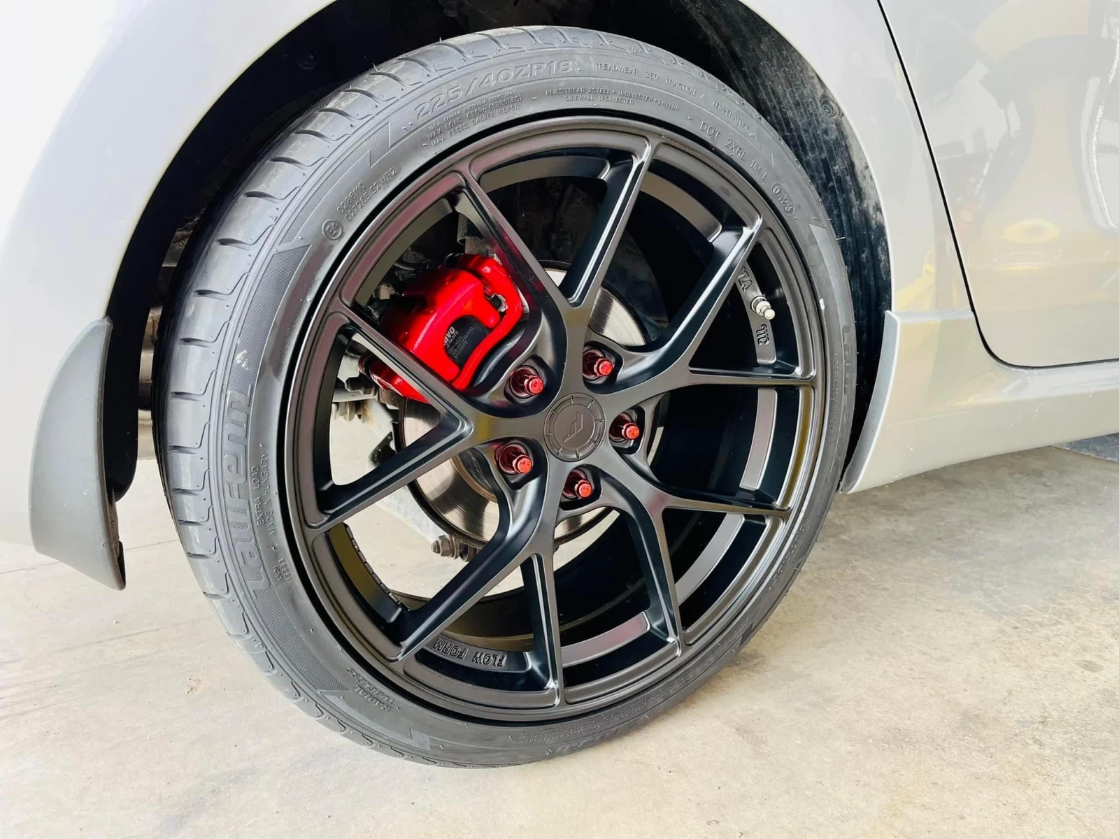 Kia Ceed GT 1.6T - изображение 7