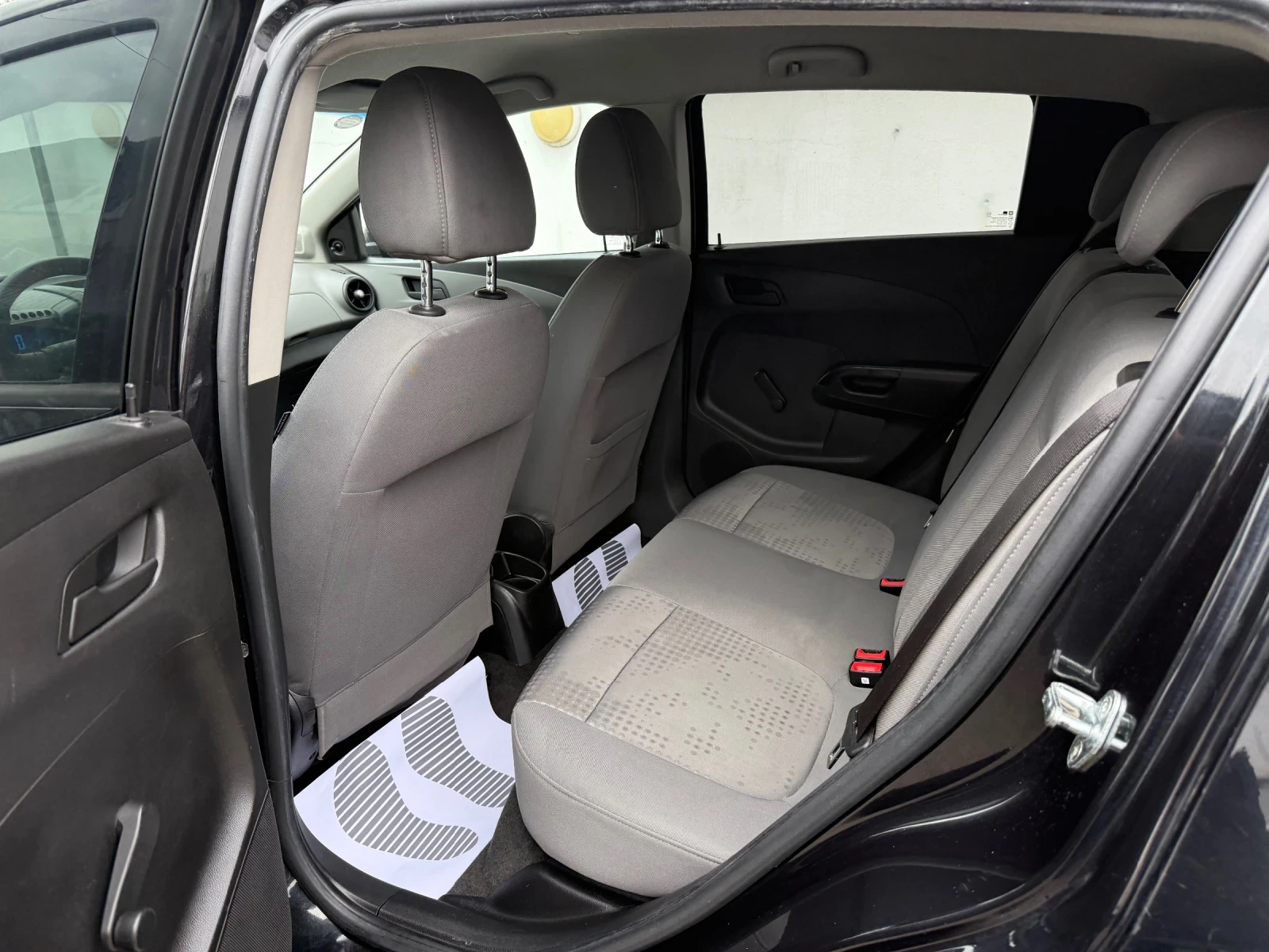 Chevrolet Aveo 1.2I, снимка 15 - Автомобили и джипове - 53917817