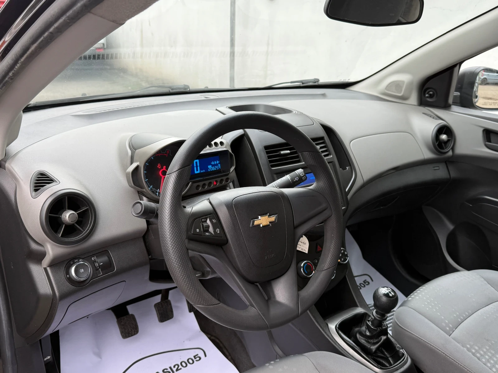 Chevrolet Aveo 1.2I, снимка 8 - Автомобили и джипове - 53917817