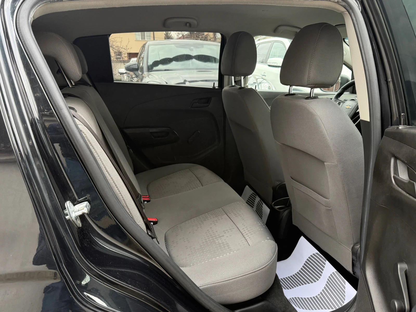 Chevrolet Aveo 1.2I, снимка 14 - Автомобили и джипове - 53917817