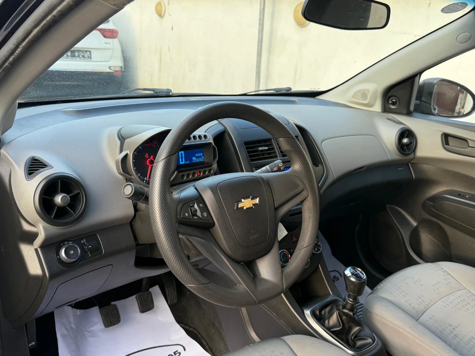 Chevrolet Aveo 1.2I, снимка 8 - Автомобили и джипове - 53917817