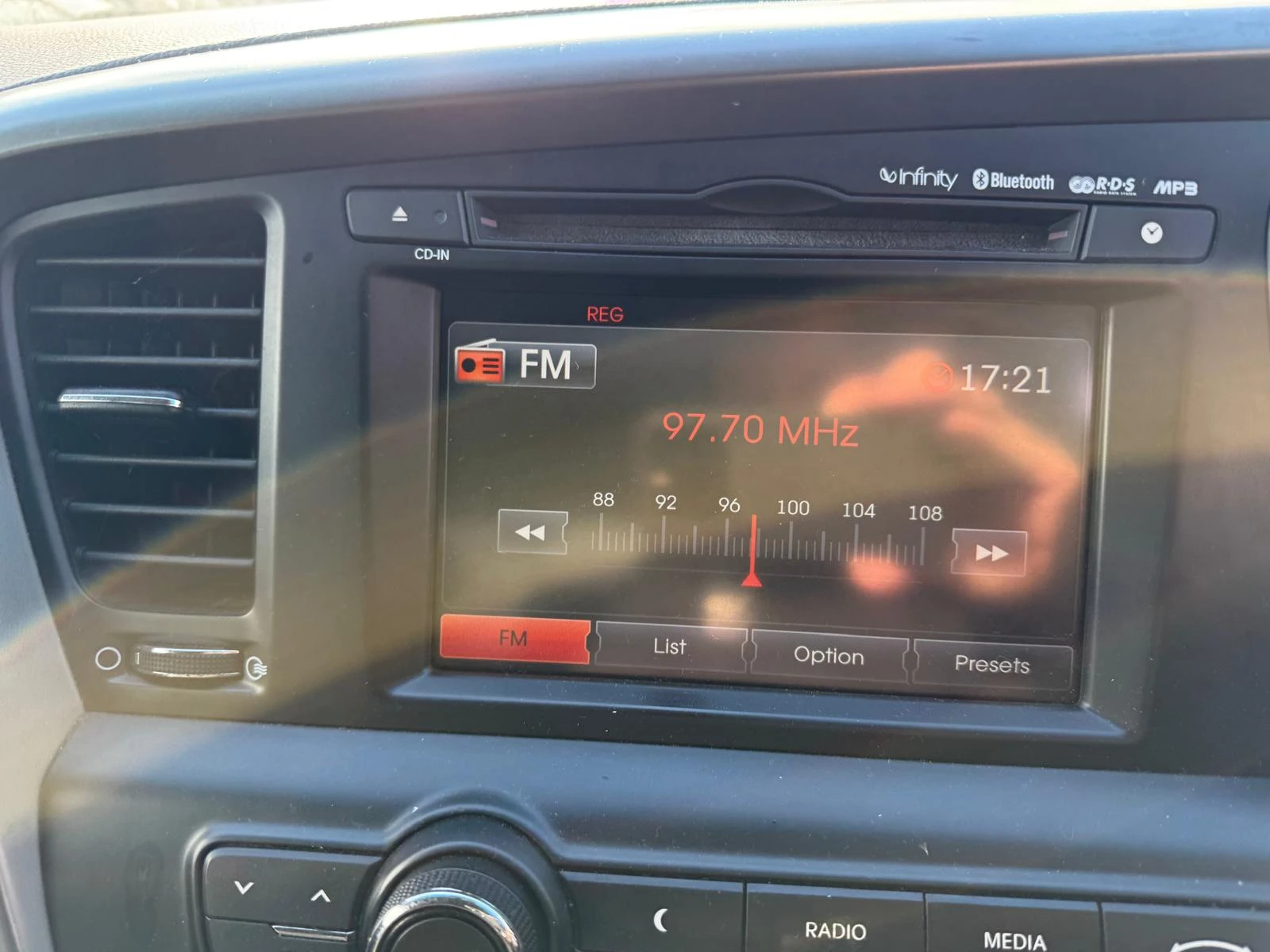 Kia Optima 1.7 crdi, снимка 9 - Автомобили и джипове - 54085503