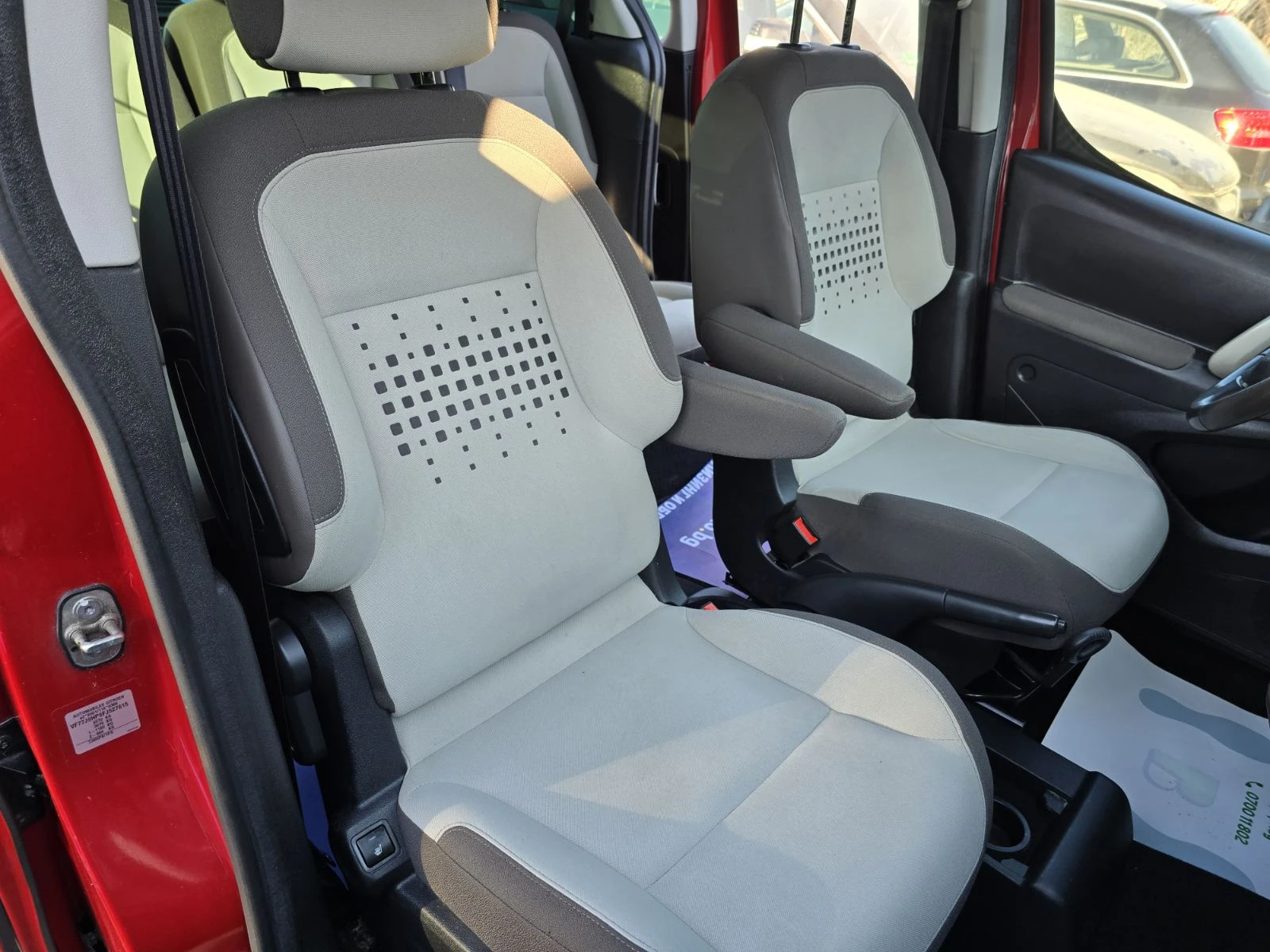 Citroen Berlingo ТОП/1.6HDI/Automatik/Multispace, снимка 14 - Автомобили и джипове - 54113601