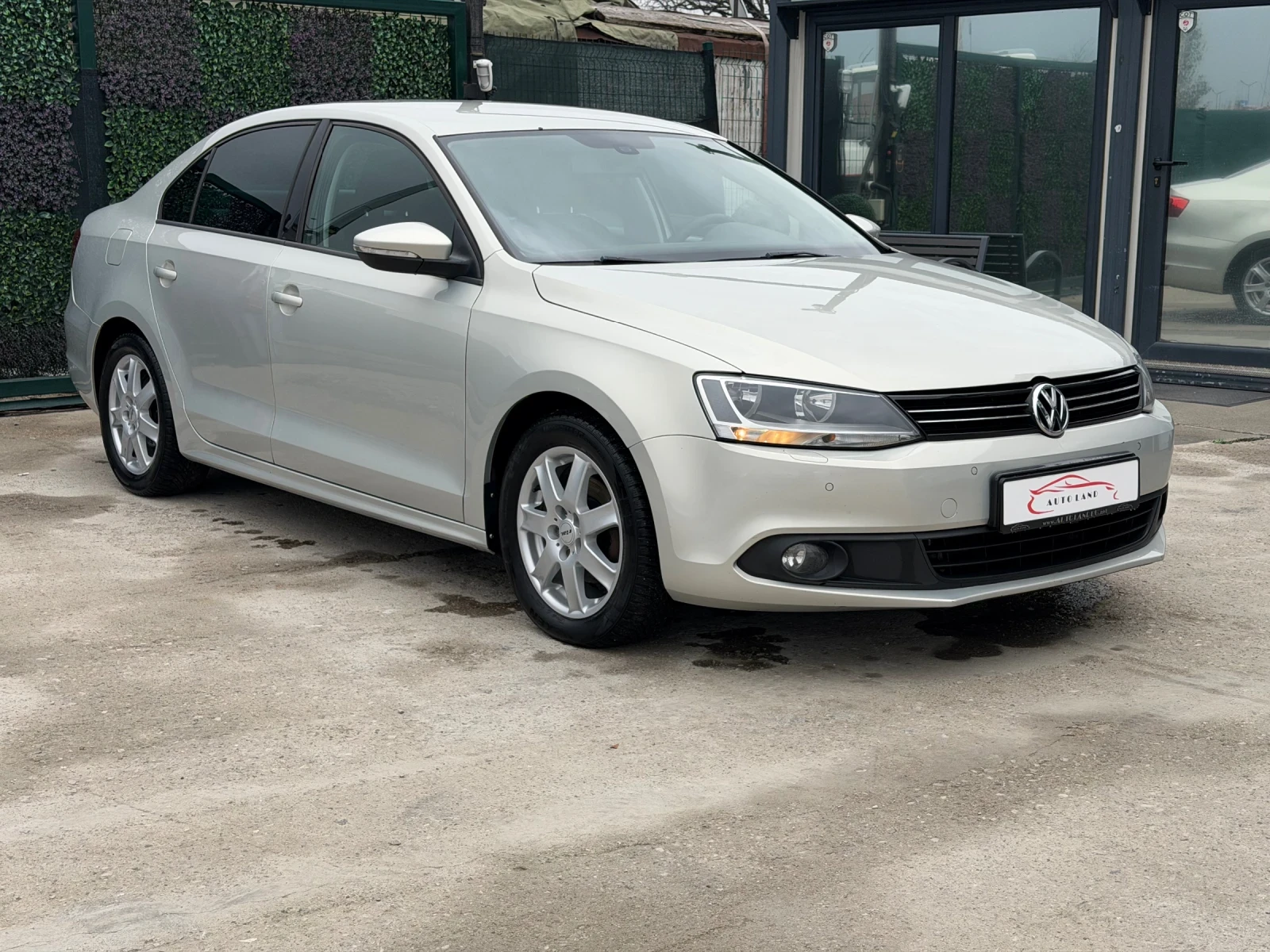 VW Jetta AVTOMAT/NAVI/СОБСТВЕН ЛИЗИНГ, снимка 2 - Автомобили и джипове - 54165549