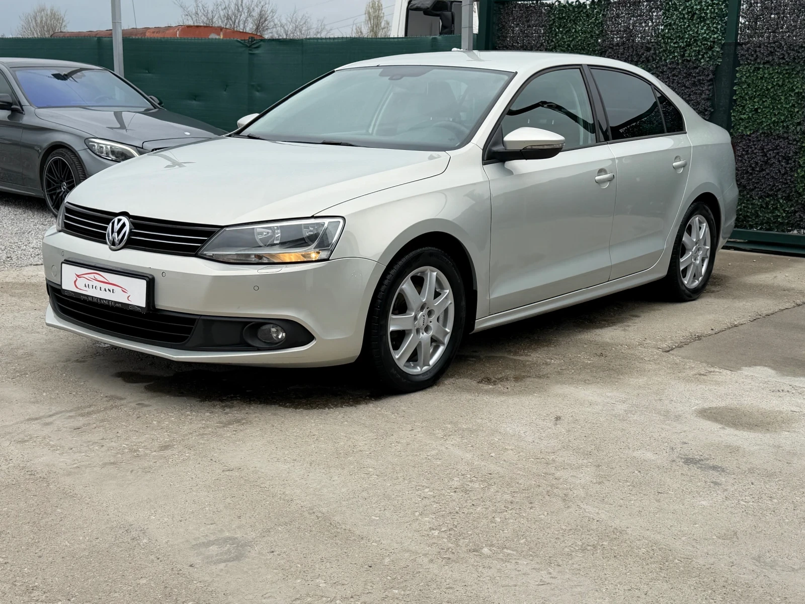 VW Jetta AVTOMAT/NAVI/СОБСТВЕН ЛИЗИНГ, снимка 3 - Автомобили и джипове - 54165549