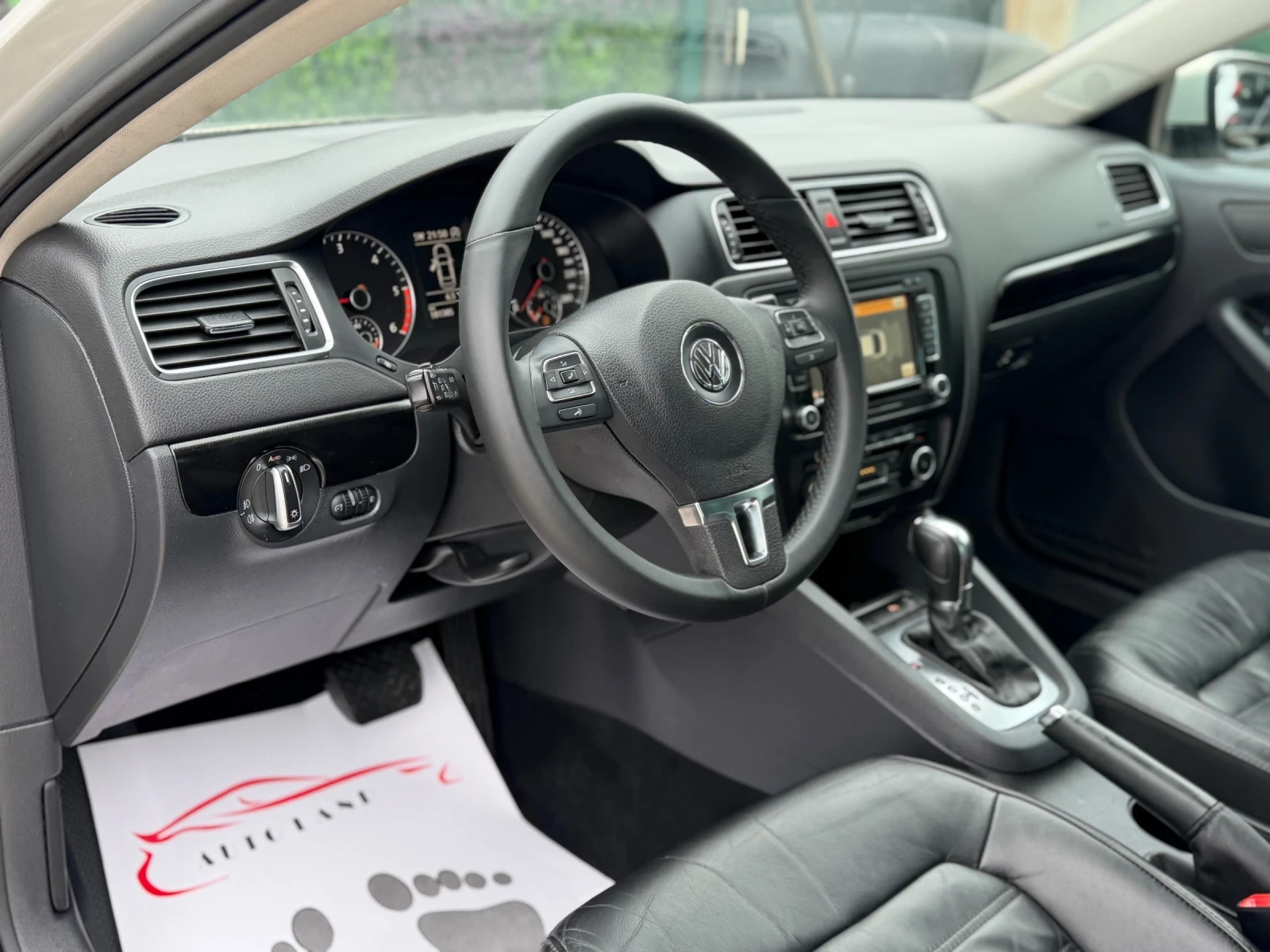 VW Jetta AVTOMAT/NAVI/СОБСТВЕН ЛИЗИНГ, снимка 11 - Автомобили и джипове - 54165549