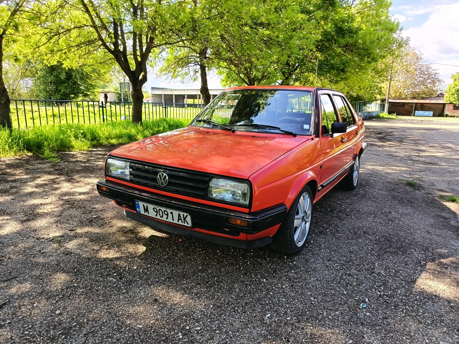 VW Jetta 1.8 карбуратор, снимка 6 - Автомобили и джипове - 54576333
