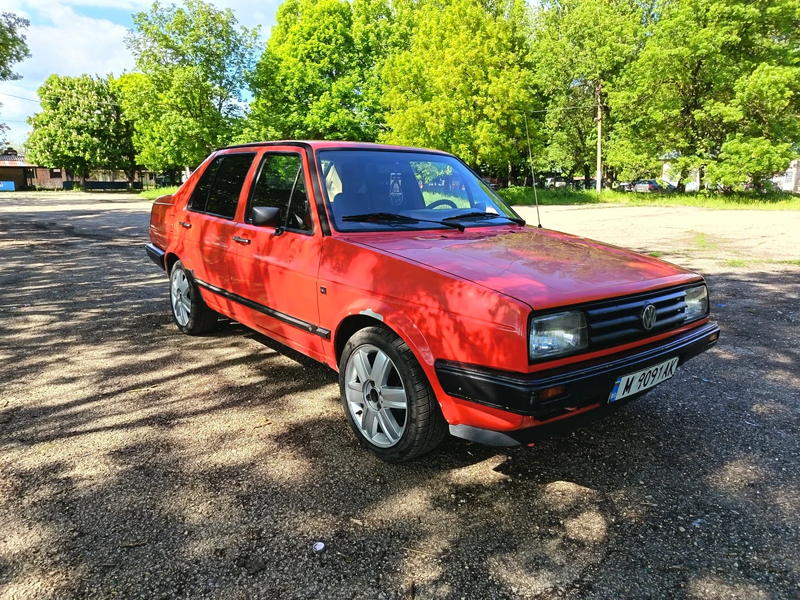 VW Jetta 1.8 карбуратор, снимка 5 - Автомобили и джипове - 54576333