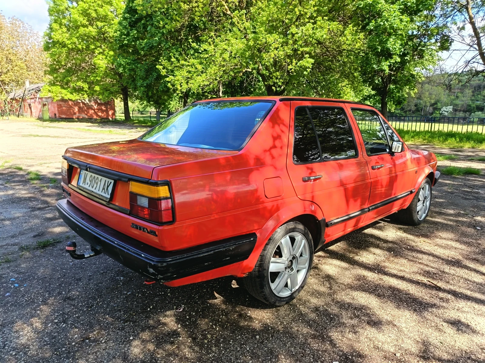 VW Jetta 1.8 карбуратор, снимка 3 - Автомобили и джипове - 54576333