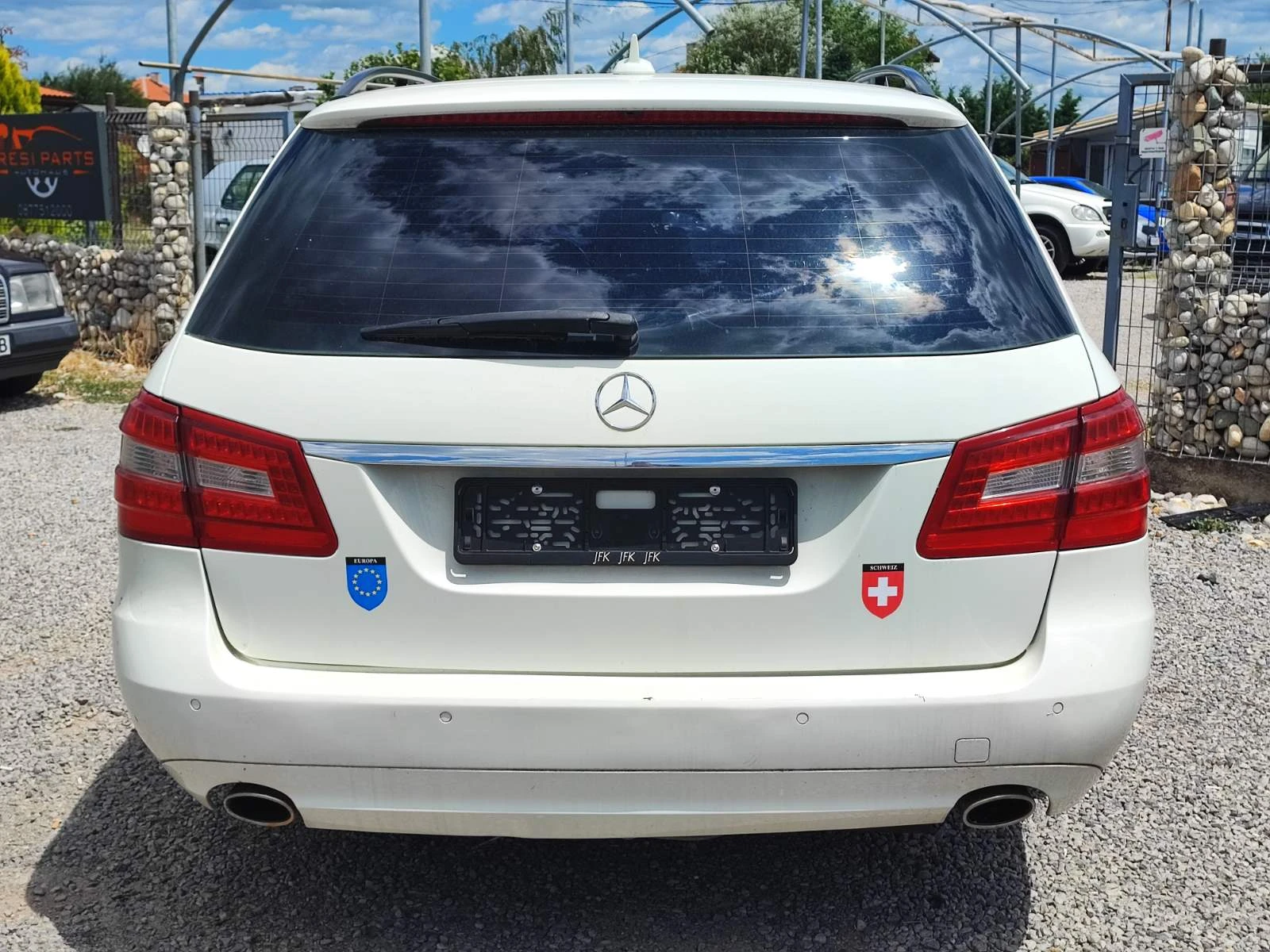 Mercedes-Benz E 350 4MATIC, снимка 4 - Автомобили и джипове - 55292003