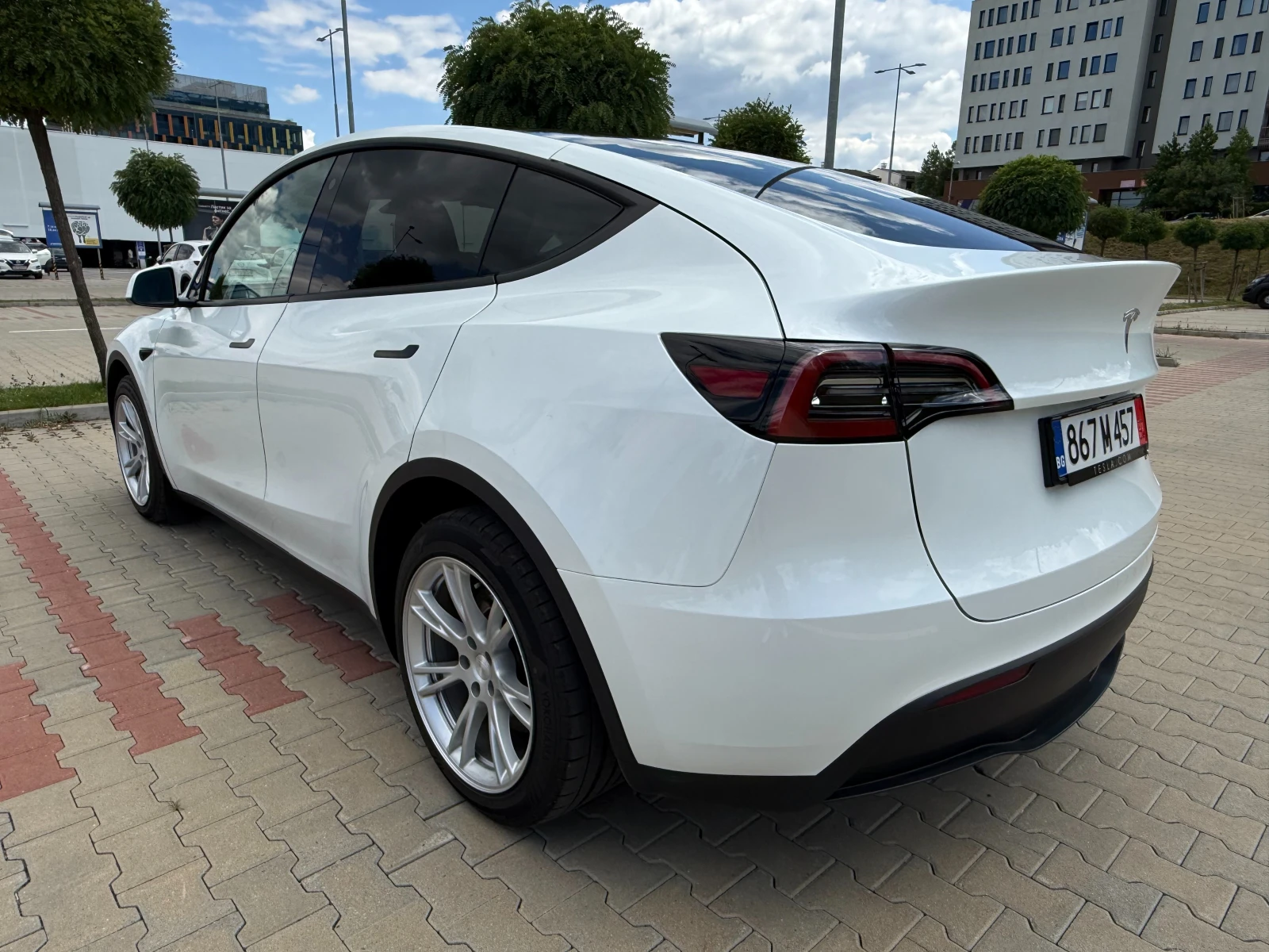 Tesla Model Y Long Range, Dual motor, Гаранционен Европейски, снимка 3 - Автомобили и джипове - 55416073
