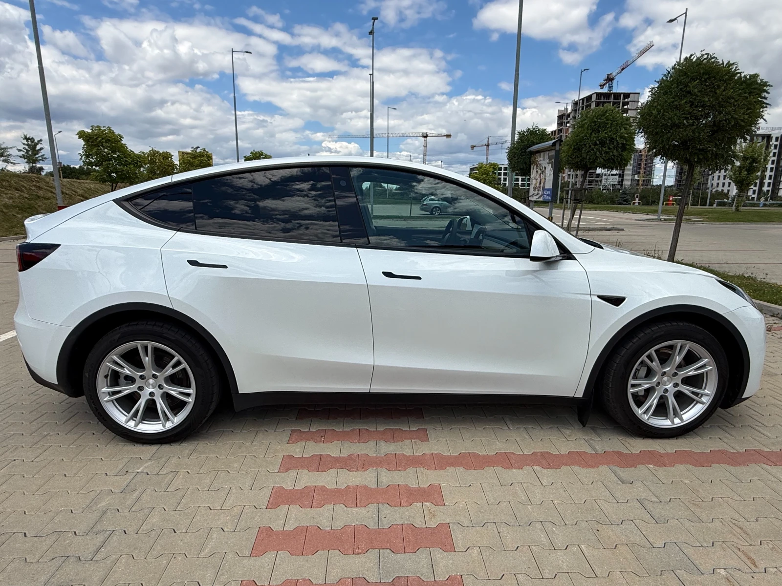 Tesla Model Y Long Range, Dual motor, Гаранционен Европейски, снимка 6 - Автомобили и джипове - 55416073