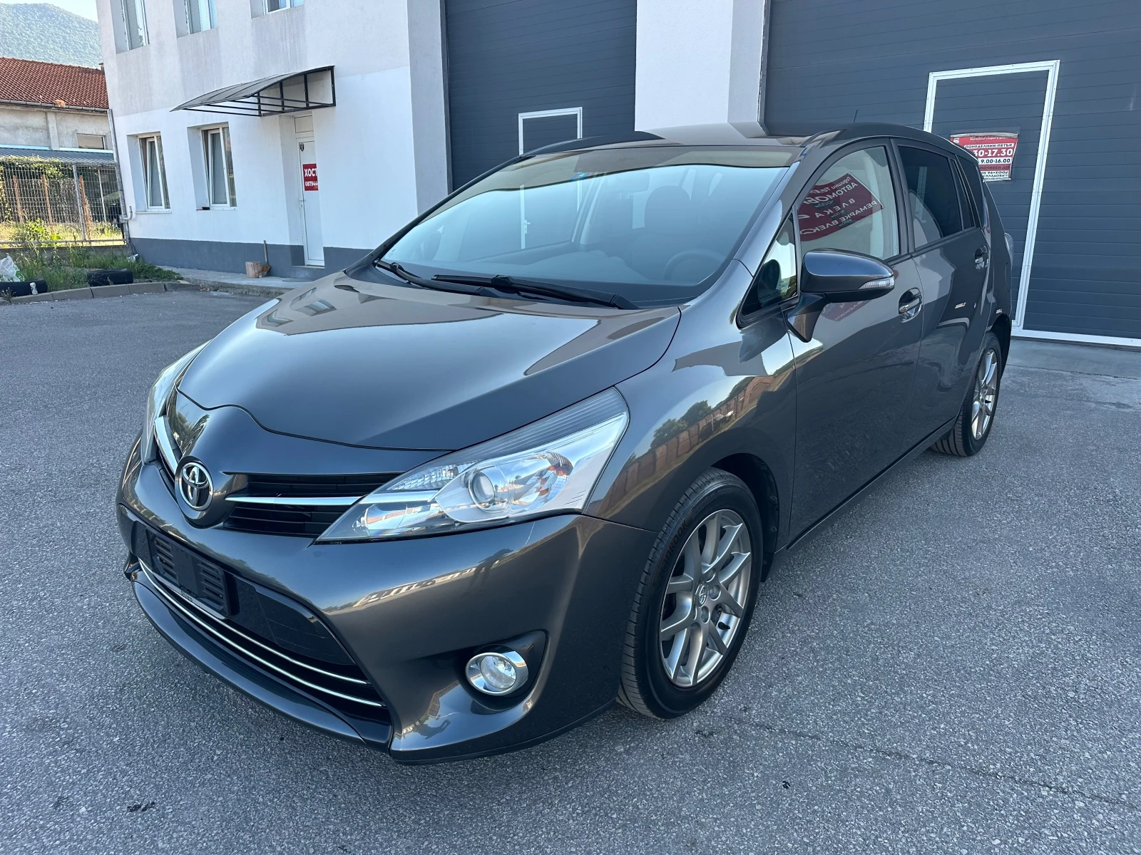 Toyota Verso 2.0D4D Executive* 7места* Италия* , снимка 3 - Автомобили и джипове - 55493962