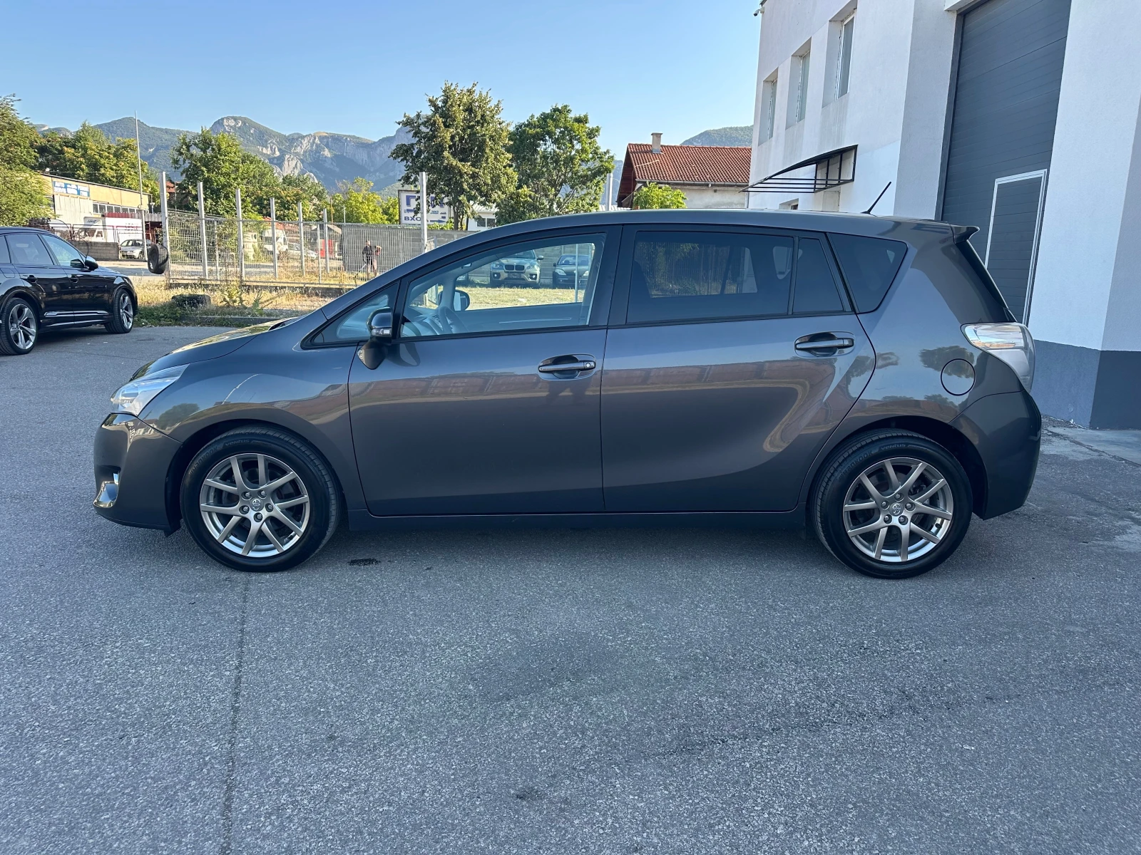 Toyota Verso 2.0D4D Executive* 7места* Италия* , снимка 4 - Автомобили и джипове - 55493962
