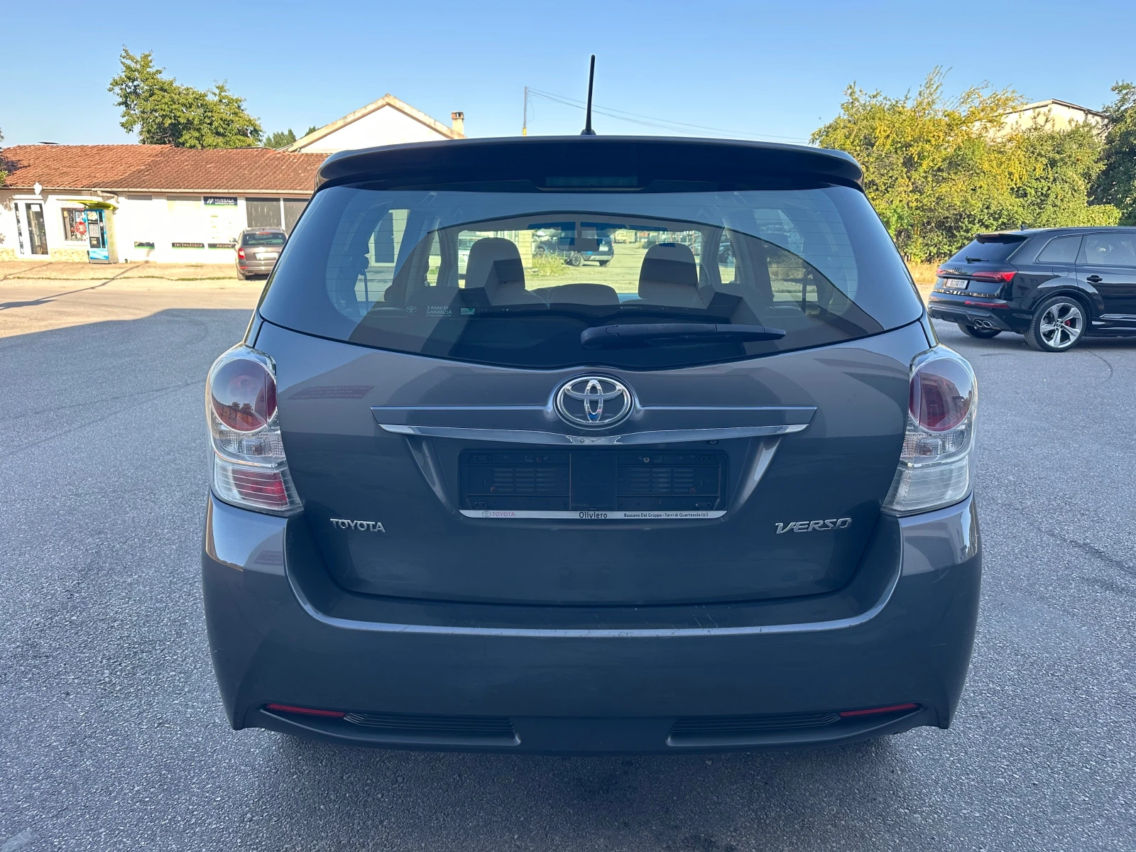 Toyota Verso 2.0D4D Executive* 7места* Италия* , снимка 6 - Автомобили и джипове - 55493962