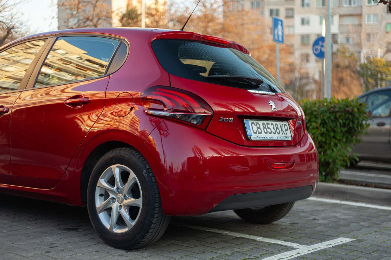 Peugeot 208, снимка 4 - Автомобили и джипове - 55672084