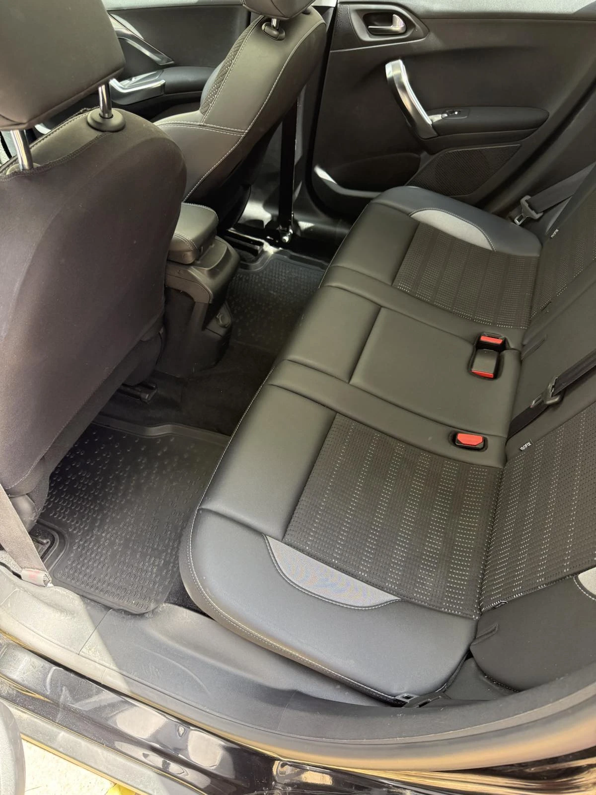 Peugeot 2008, снимка 7 - Автомобили и джипове - 55677468