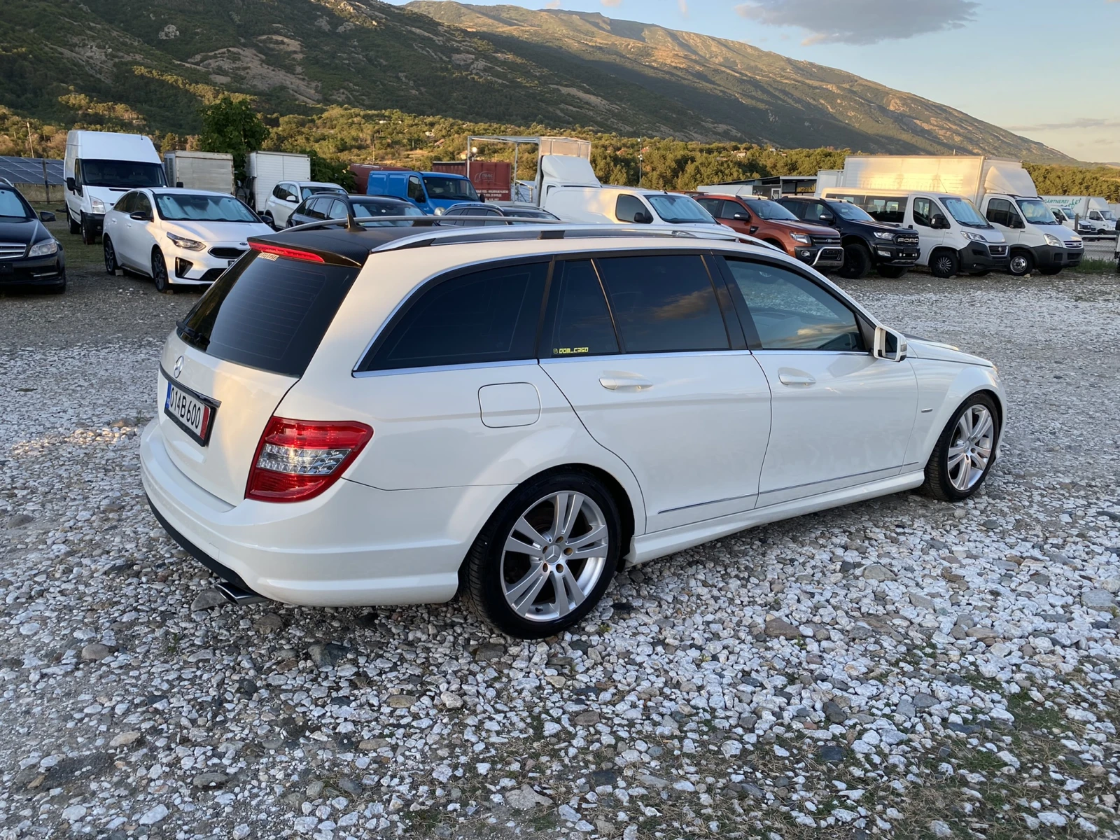 Mercedes-Benz C 350 -3.0-224k.c./AMG-ПАКЕТ/Harman Kardon, снимка 4 - Автомобили и джипове - 55708665