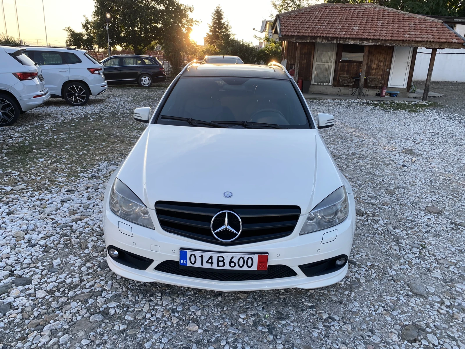 Mercedes-Benz C 350 -3.0-224k.c./AMG-ПАКЕТ/Harman Kardon, снимка 2 - Автомобили и джипове - 55708665