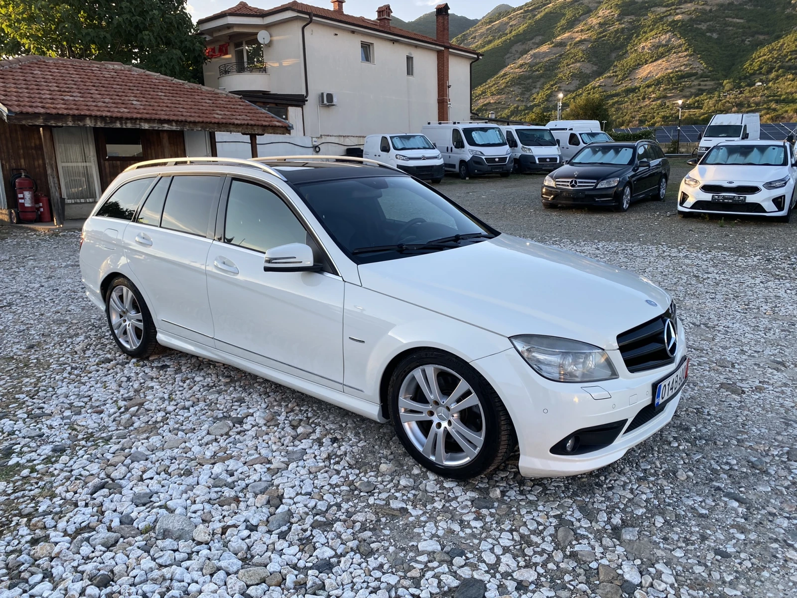 Mercedes-Benz C 350 -3.0-224k.c./AMG-ПАКЕТ/Harman Kardon, снимка 3 - Автомобили и джипове - 55708665