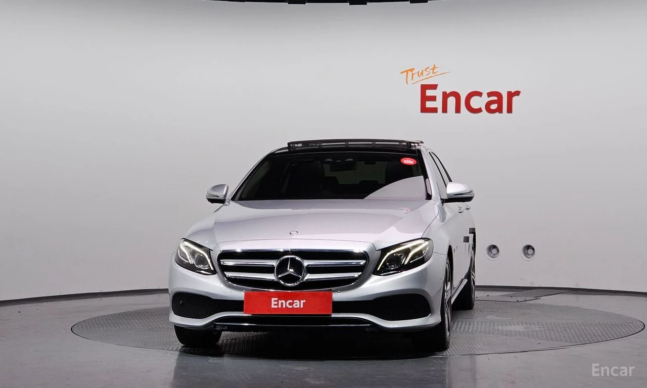 Mercedes-Benz E 300 ДИГИТАЛНО* ТАБЛО* BURMESTER* ОБДУХВАНЕ* ХЕДЪП* , снимка 3 - Автомобили и джипове - 55926886