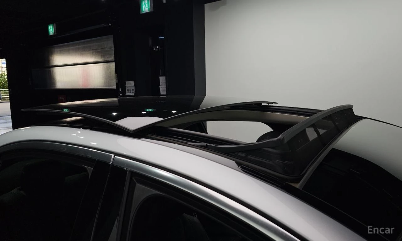 Mercedes-Benz E 300 ДИГИТАЛНО* ТАБЛО* BURMESTER* ОБДУХВАНЕ* ХЕДЪП* , снимка 5 - Автомобили и джипове - 55926886
