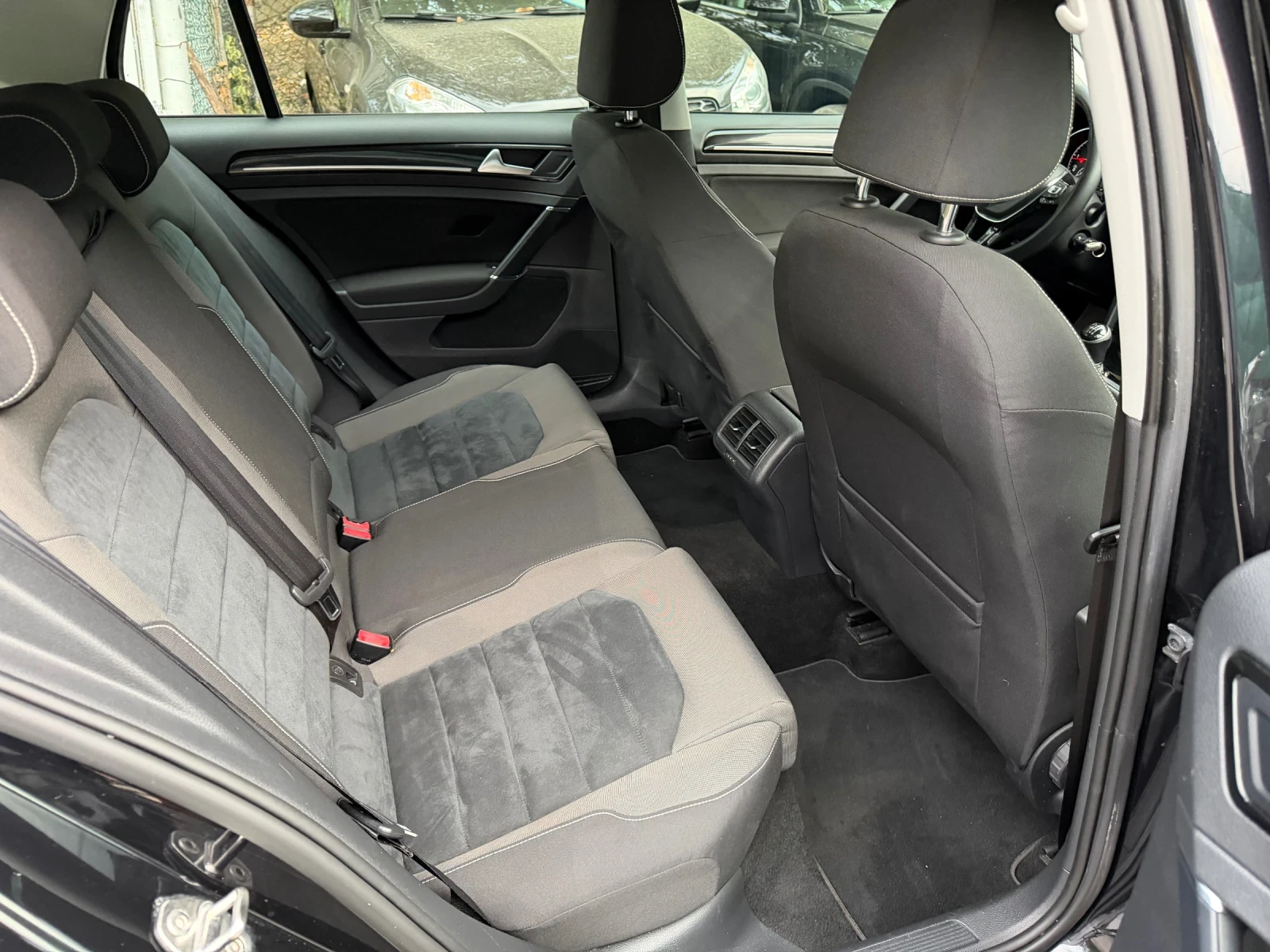 VW Golf 2.0TDI* Highline, снимка 12 - Автомобили и джипове - 56066519