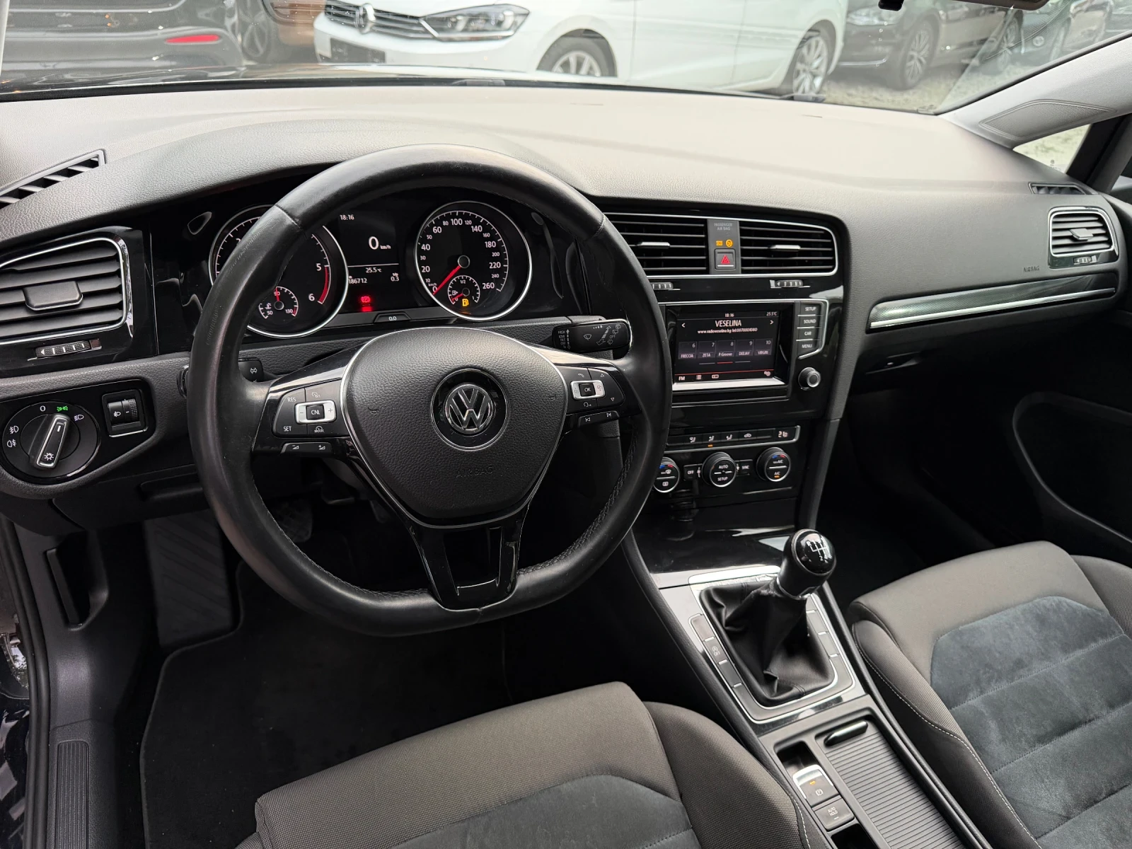 VW Golf 2.0TDI* Highline, снимка 8 - Автомобили и джипове - 56066519