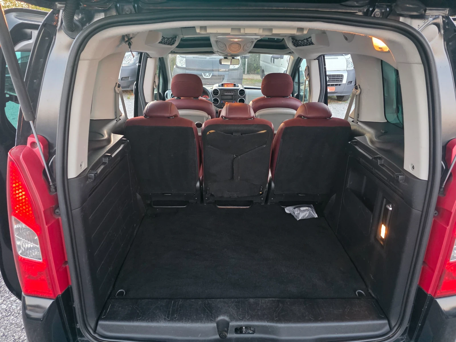 Citroen Berlingo 1.6hdi , снимка 16 - Автомобили и джипове - 56412809