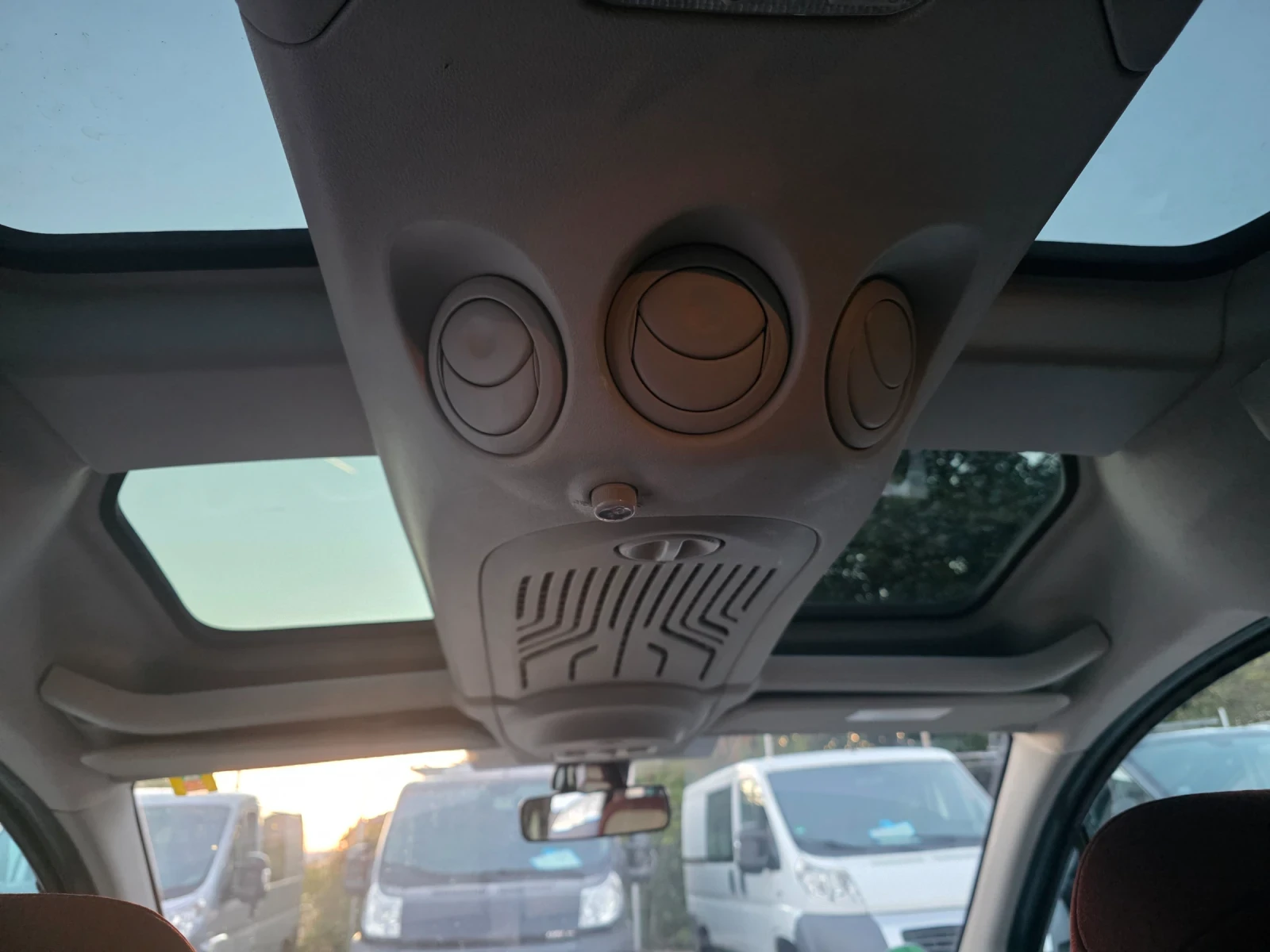 Citroen Berlingo 1.6hdi , снимка 15 - Автомобили и джипове - 56412809