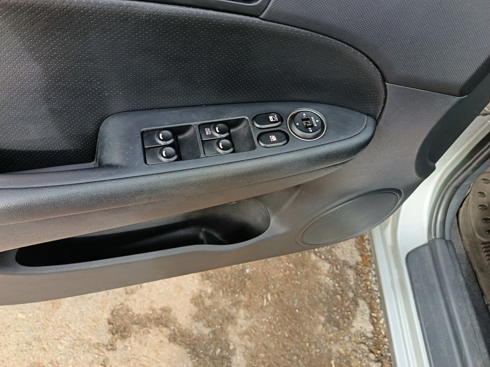 Hyundai I30 1.6 CRDI, снимка 13 - Автомобили и джипове - 56584753