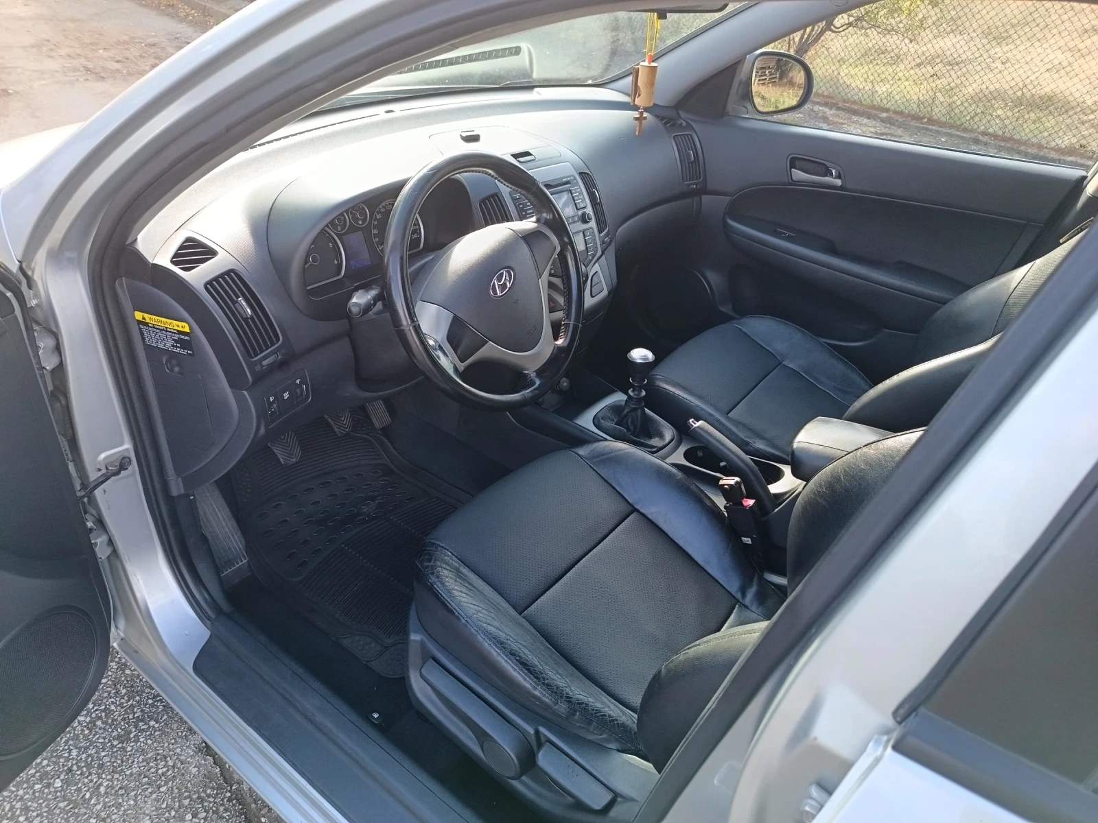 Hyundai I30 1.6 CRDI, снимка 8 - Автомобили и джипове - 56584753