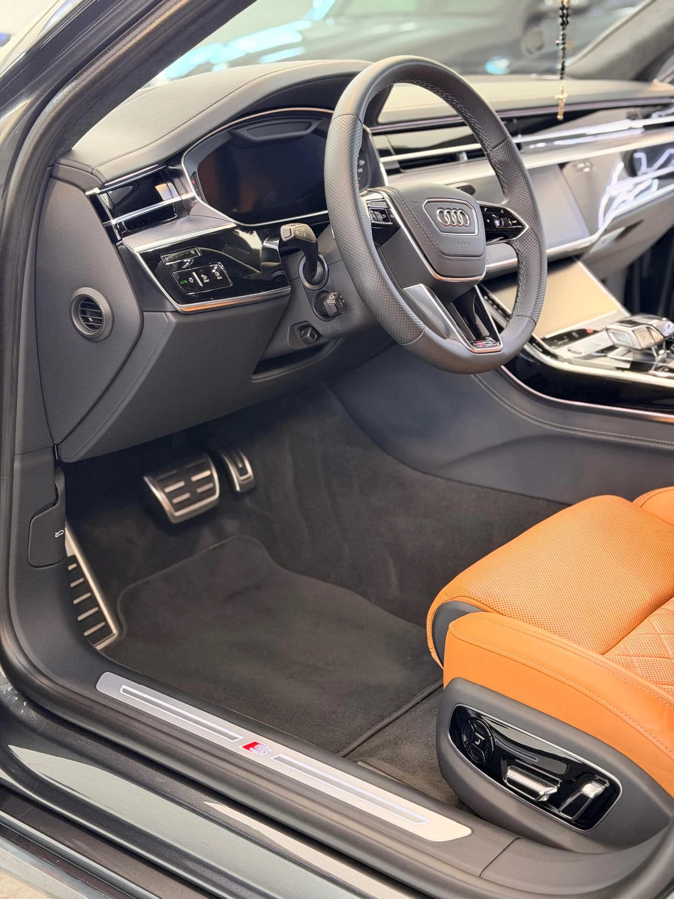 Audi A8 L 60TFSI V8 S-Line* Predictive Active Suspension*  | Mobile.bg � ����������� 12