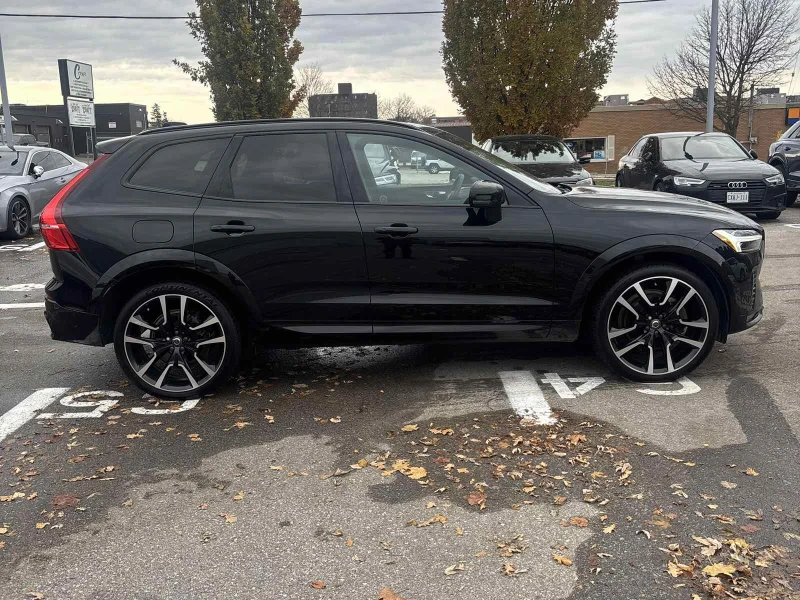 Volvo XC60  Очакван внос ! B6 Ultimate Dark Theme, снимка 4 - Автомобили и джипове - 52846632